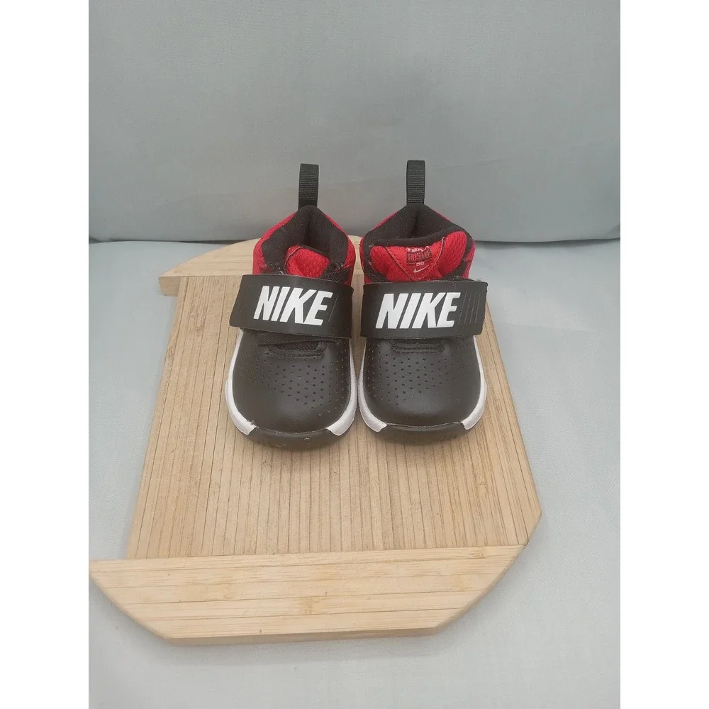 Nike little bit